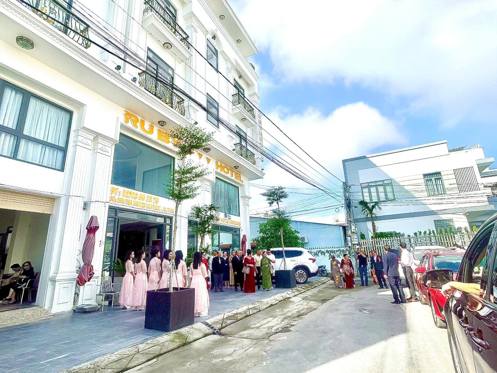 Ruby Hotel Vĩnh Long 외부 사진